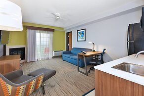 Holiday Inn Express & Suites Petoskey by IHG