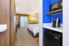 Holiday Inn Express & Suites Petoskey by IHG