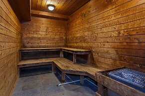 Holiday Inn Express & Suites Petoskey by IHG