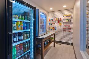 Holiday Inn Express & Suites Petoskey by IHG