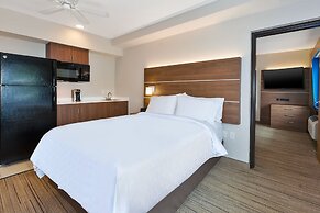 Holiday Inn Express & Suites Petoskey by IHG