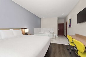 Microtel Inn & Suites by Wyndham Panama City