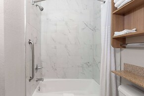 Microtel Inn & Suites by Wyndham Panama City