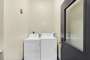 La Quinta Inn & Suites by Wyndham Houston Hobby Airport