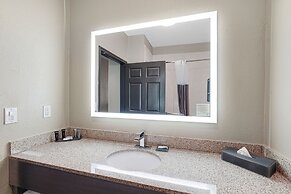 La Quinta Inn & Suites by Wyndham Houston Hobby Airport