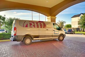 La Quinta Inn & Suites by Wyndham Houston Hobby Airport