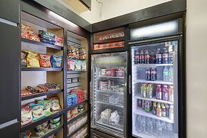 La Quinta Inn & Suites by Wyndham Houston Hobby Airport