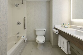 Holiday Inn Express & Suites North Bay by IHG