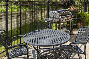 Holiday Inn Express & Suites North Bay by IHG