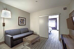 Holiday Inn Express Airport-Calgary by IHG