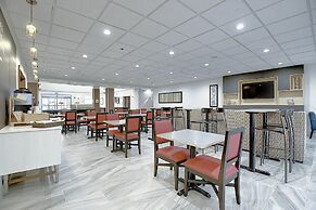 Holiday Inn Express Airport-Calgary by IHG