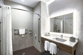 Holiday Inn Express Airport-Calgary by IHG