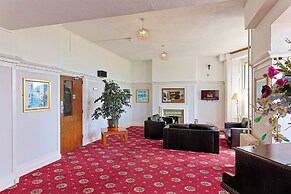 OYO The Southcliff Hotel