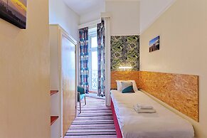 OYO The Southcliff Hotel