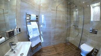 Bartle Hall Country Hotel