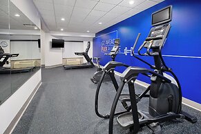 Holiday Inn Express And Suites Milwaukee Nw Park Place by IHG