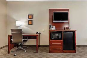 Holiday Inn Express And Suites Milwaukee Nw Park Place by IHG
