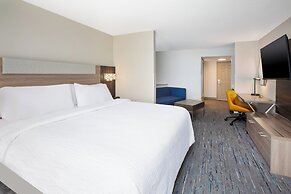 Holiday Inn Express And Suites Milwaukee Nw Park Place by IHG