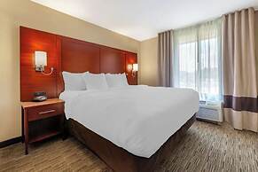 Holiday Inn Express And Suites Milwaukee Nw Park Place by IHG