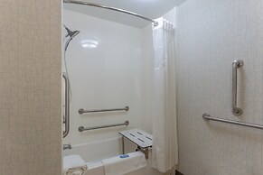 Holiday Inn Express And Suites Milwaukee Nw Park Place by IHG