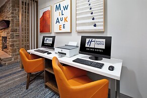 Holiday Inn Express And Suites Milwaukee Nw Park Place by IHG