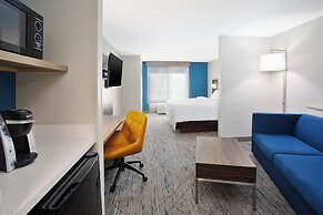 Holiday Inn Express And Suites Milwaukee Nw Park Place by IHG