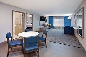 Holiday Inn Express And Suites Milwaukee Nw Park Place by IHG