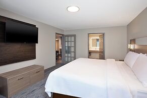 Holiday Inn Express And Suites Milwaukee Nw Park Place by IHG