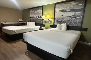 Super 8 by Wyndham Pembroke