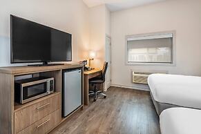 Comfort Inn & Suites Thousand Islands Harbour District