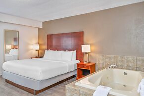 Comfort Inn & Suites Thousand Islands Harbour District