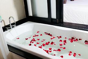 Horizon Karon Beach Resort & Spa