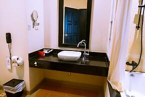 Horizon Karon Beach Resort & Spa