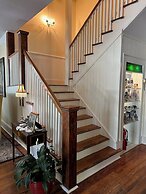 The Charleston Inn