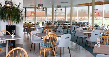 Holiday Inn Salisbury - Stonehenge by IHG