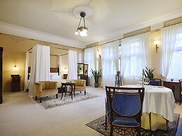 Villa Ammende Restaurant & Hotel