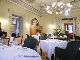 Villa Ammende Restaurant & Hotel
