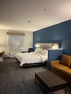 Holiday Inn Express & Suites Loveland by IHG