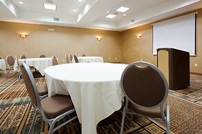 Holiday Inn & Suites Green Bay Stadium by IHG