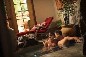 FivePine Lodge & Spa