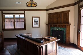 FivePine Lodge & Spa