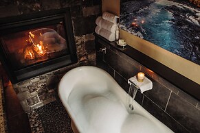 FivePine Lodge & Spa