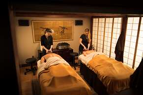 FivePine Lodge & Spa