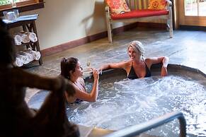 FivePine Lodge & Spa