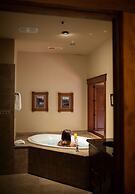 FivePine Lodge & Spa