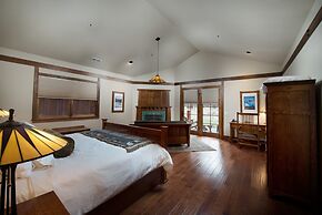 FivePine Lodge & Spa
