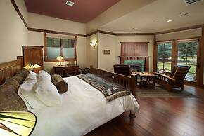 FivePine Lodge & Spa
