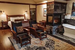 FivePine Lodge & Spa