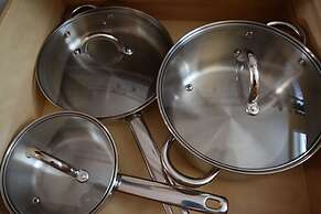 The Dew Drop Inn Motel