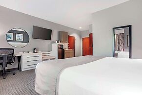 Best Western Plus Two Rivers Hotel & Suites